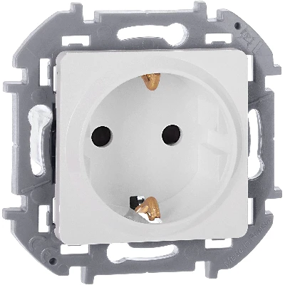 Розетка 2К+З со шторками немецкий стандарт 16 А 250 В~ INSPIRIA белый Legrand 673730