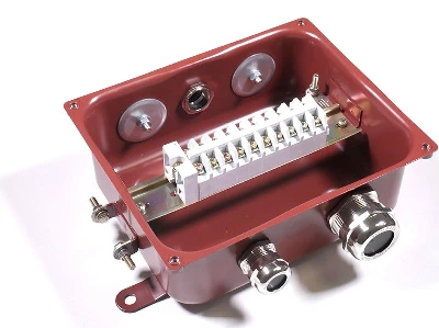 КЗНС-08 с латунными сальниками ( 3шт. сальника) ЗЭТА коробка клеммная ЗЭТАРУС zeta30314