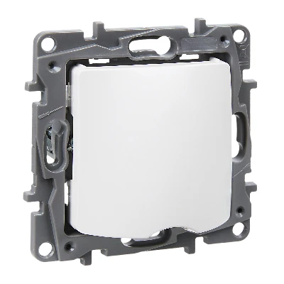 ETIKA Вывод кабеля IP21 белый Legrand 672229