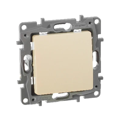 Выключатель одноклавишный, слоновая кость безвинтовые зажимы 10АХ Legrand 672301