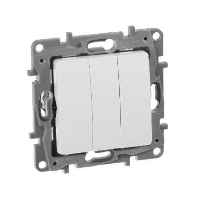 ETIKA Выключатель трехклавишный белый 10АХ Legrand 672213