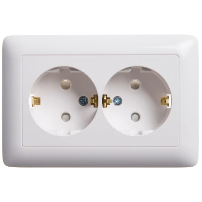 ХИТ скрытой установки Розетка двойная с заземлением со шторками, 16А, белый Systeme Electric RS16-231-B