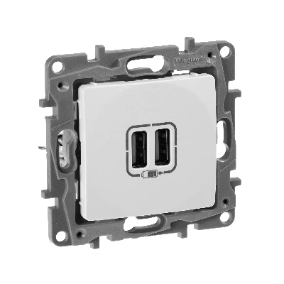 ETIKA Зарядное устройство с двумя USBразьемами 240В/5В 2400мА белый Legrand 672294