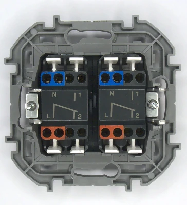 Переключатель модульный двухклавишный с подсветкой- INSPIRIA - 10 AX - 250 В~ - алюминий Legrand 673667
